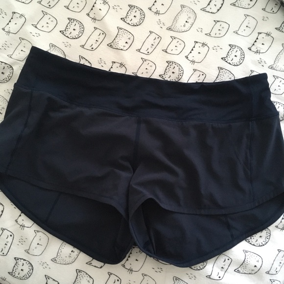 Lululemon Speed Up shorts - Picture 3 of 5